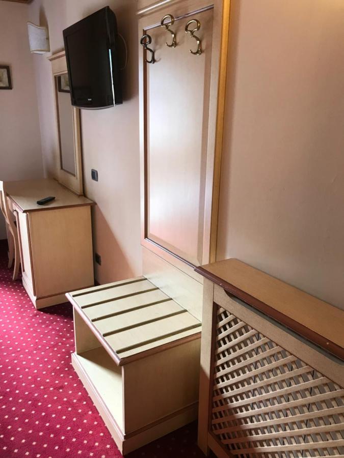 Hotel Bellavista Ponte Di Legno Exteriör bild