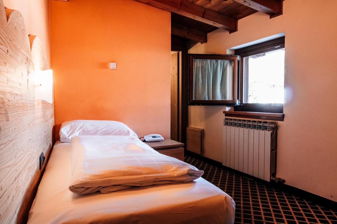 Hotel Bellavista Ponte Di Legno Exteriör bild