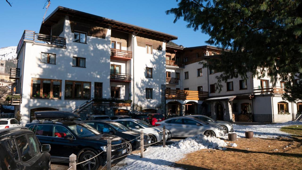 Hotel Bellavista Ponte Di Legno Exteriör bild